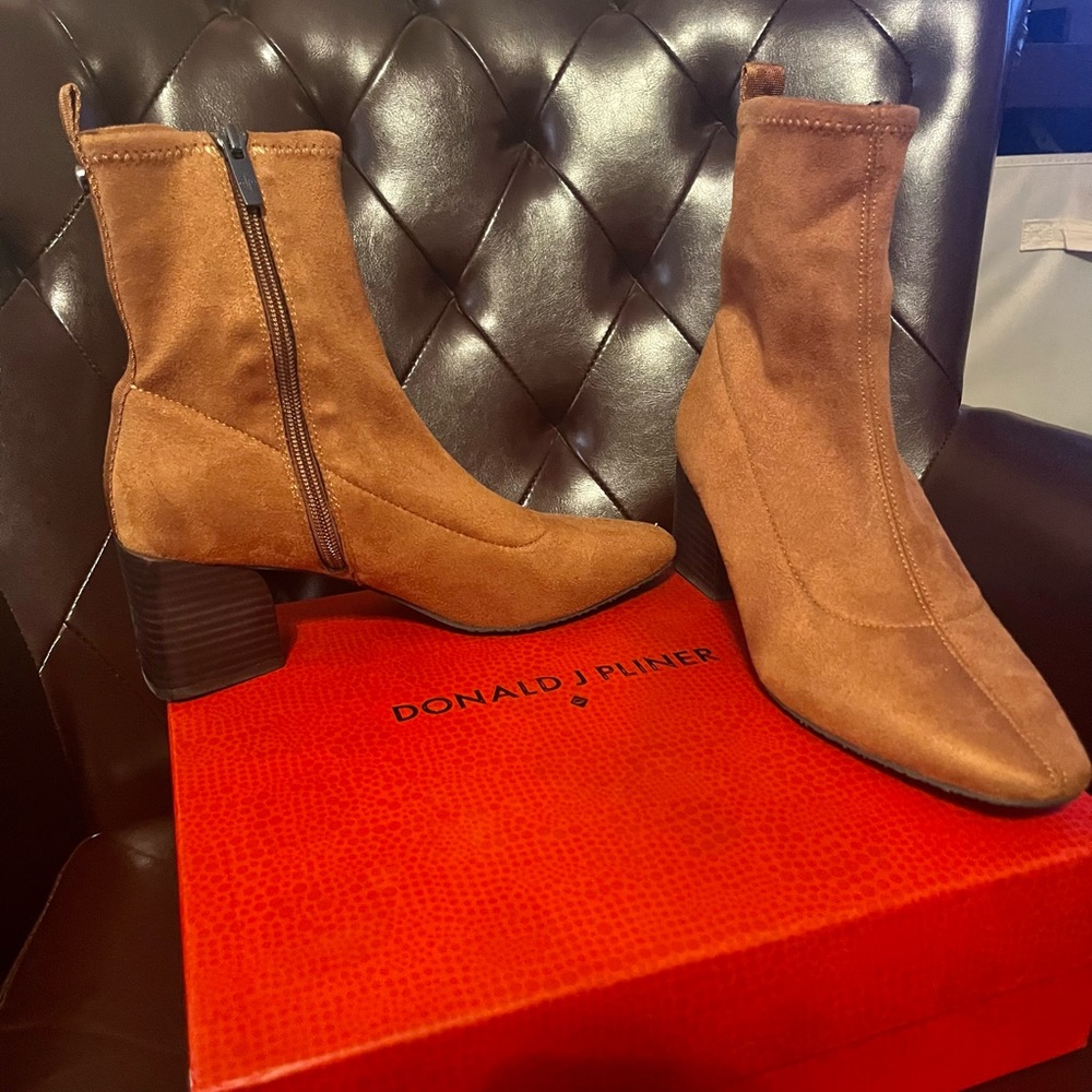 Donald J Pliner Suede Brown Ankle Boots